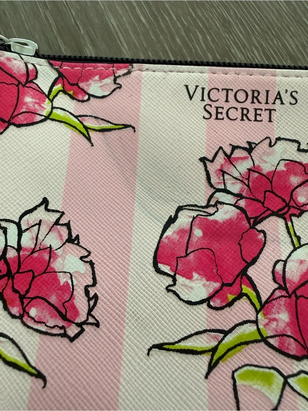 Victorias Secret compact cosmetic